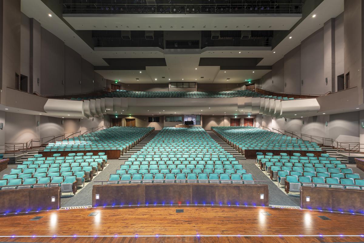 1,559-seat Mainstage Theatre