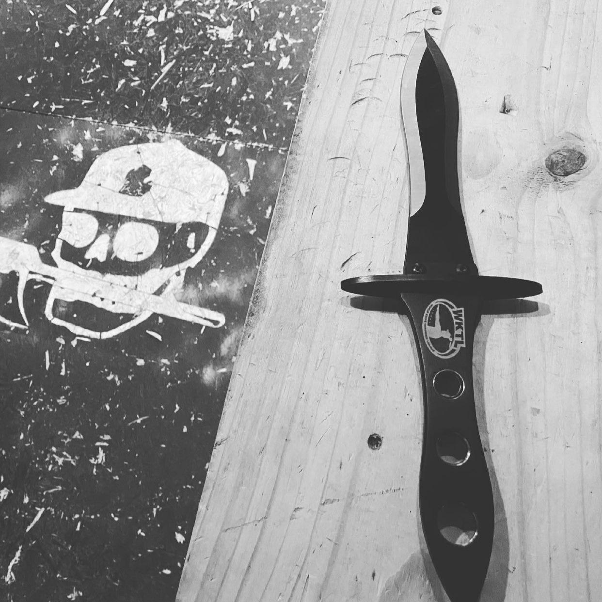 Daggerjax: Knife Throwing